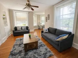 Stylish & Charming 2BR Monthly Discount