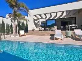 Villa de 3 dormitorios con piscina privada en el campo de golf de Font del