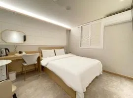 Gallery Motel
