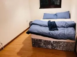 House Two Bedroom First Floor Apartment near QMC Hospital Spacious & Fully Equipped