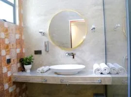 Airport Retreat-CMB Transit Stay