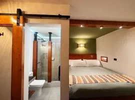 Private Room With Jacuzzi, Pool, and Sauna.