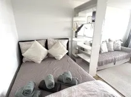 Cozy apartment with pool I U-Bahn