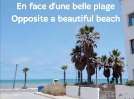 Pied sur mer "Un paradis à bas prix", hotel in Tamaris