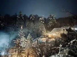 Osada Skoczkowo komfortowe domki z prywatnymi wannami hot-tub nad jeziorem- sauna- balia- prywatny staw wędkarski