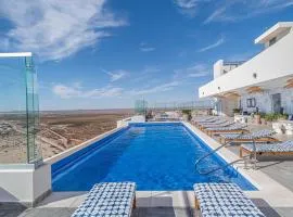 Lovely 1BR condo at Encantame Towers Velero 2303