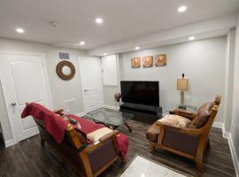 Newly Renovated 3BR Orangeville Basement Suite with Private Access, 10 Min Walk to Headwaters Hospital, 5 Min Drive to Mount Alverno! Ideal for Medical Stay, Family Travel & Work Trips!, hotel v destinaci Orangeville