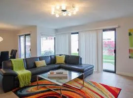 Single-Story Condo in Cathedral City with Pool Access