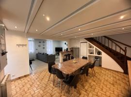 Maison 8 pers -Au bon endroit - 12 min du Parc, hotel i Châteaumur