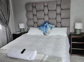 14 Isabel Room 2, готель у місті Центуріон