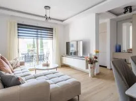 Luxury Apartment at Elysia Park, Pool, Spa, Balcony