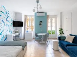 AZUR Apartment - Quiet City Center Location by the Sea