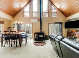 15 Mi to Cooperstown Dreams Park! Family Getaway، فندق في Mount Vision