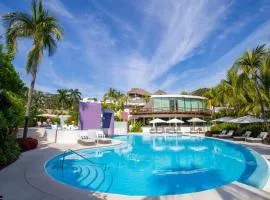 Elegance - Jungle meet with private pool heated