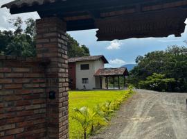 Recanto Julia Gabriela, hotel u gradu Rio dos Cedros