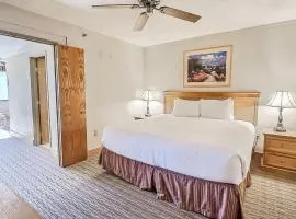 Amazing View with Pool Hot Tub Ski In-Out