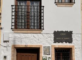 Dolly Baby, hotel u gradu Alarcón