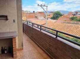 Dpto centrico, balcon y vistas, WiFi, Netflix, 4pax, hotel v destinaci Tarija