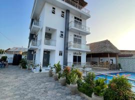 Zan Suites Hotel & Apartment, hotel v mestu Kinyasini