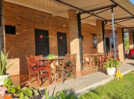 Hospedaje 63, хотел в Каакупе