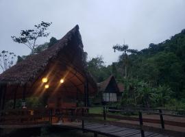 Top Manu Avatar Lodge, Hotel in Pillcopata