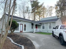 Cozy Home In Lawrenceville, Hotel in Lawrenceville
