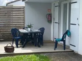 Gîte 6 personnes - Terrasse et confort à Maché - API-1-52-1252