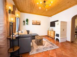 Sole Alpino - sunny and centrally located town, hotel u gradu Pelos