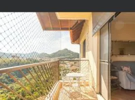 Apartamento completo com vista para montanhas