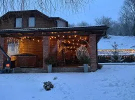 Будинок з лазнею