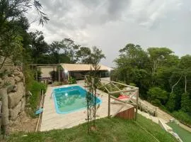 Entre a serra e o mar! Casa próx as melhores praias do Rio!