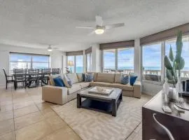 Direct Oceanfront Corner Condo, Family-Friendly with Beachfront Pool and Garage Parking