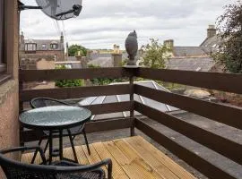 Beachside Stay - 4 mins walk - Free Parking