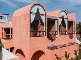 Amplitude Coliving