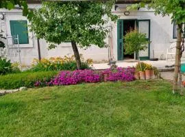 a casa di nonna Tarsilla-entire apartment,5 guests