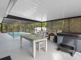 Weeki Wachee Heated Pool Mermaid Retreat