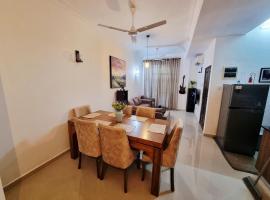 Serenity Villa SeaFront Apartment Bambalapitiya, hotel u gradu Nikawatawana