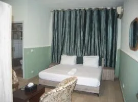 Weekend Furnished Apartments