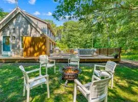 Vineyard Haven Family Beach Fire Pit & Garden View
