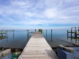 A True Serenity! Coastal Waterfront Retreat, 4 bedrooms, private pier
