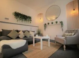 Close to Cardiff Castle & City Centre Fitzroy