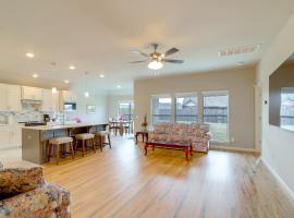 Brand-New House in Glenpool, Oklahoma, готель у місті Glenpool