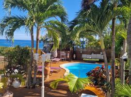 Les Gîtes Blue Karaib, hotel v destinaci Sainte-Anne