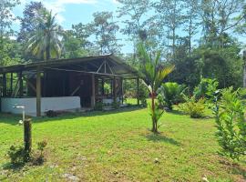 Cabaña Brisas del río, hotel Savegrében