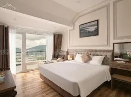 Hill Side Town Hotel