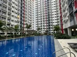 2 BR Fully Furnished Condo in Parañaque with Pool and Parking - Bloom Unit 1133