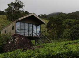 Ethereal Sinharaja Rainforest Luxury Glamping & Adventure Park, hotel a Deniyaya