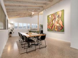 Sea Side Glide at Maloneys Hide, hotell i Maloney's Beach