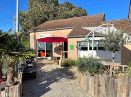 Camping Beausejour Sergines, hotel en Sergines