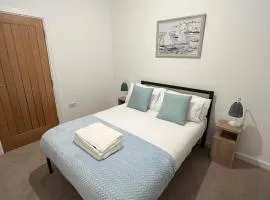 Comfy 2 Bed Near Heathrow - Work & Travel Ready
